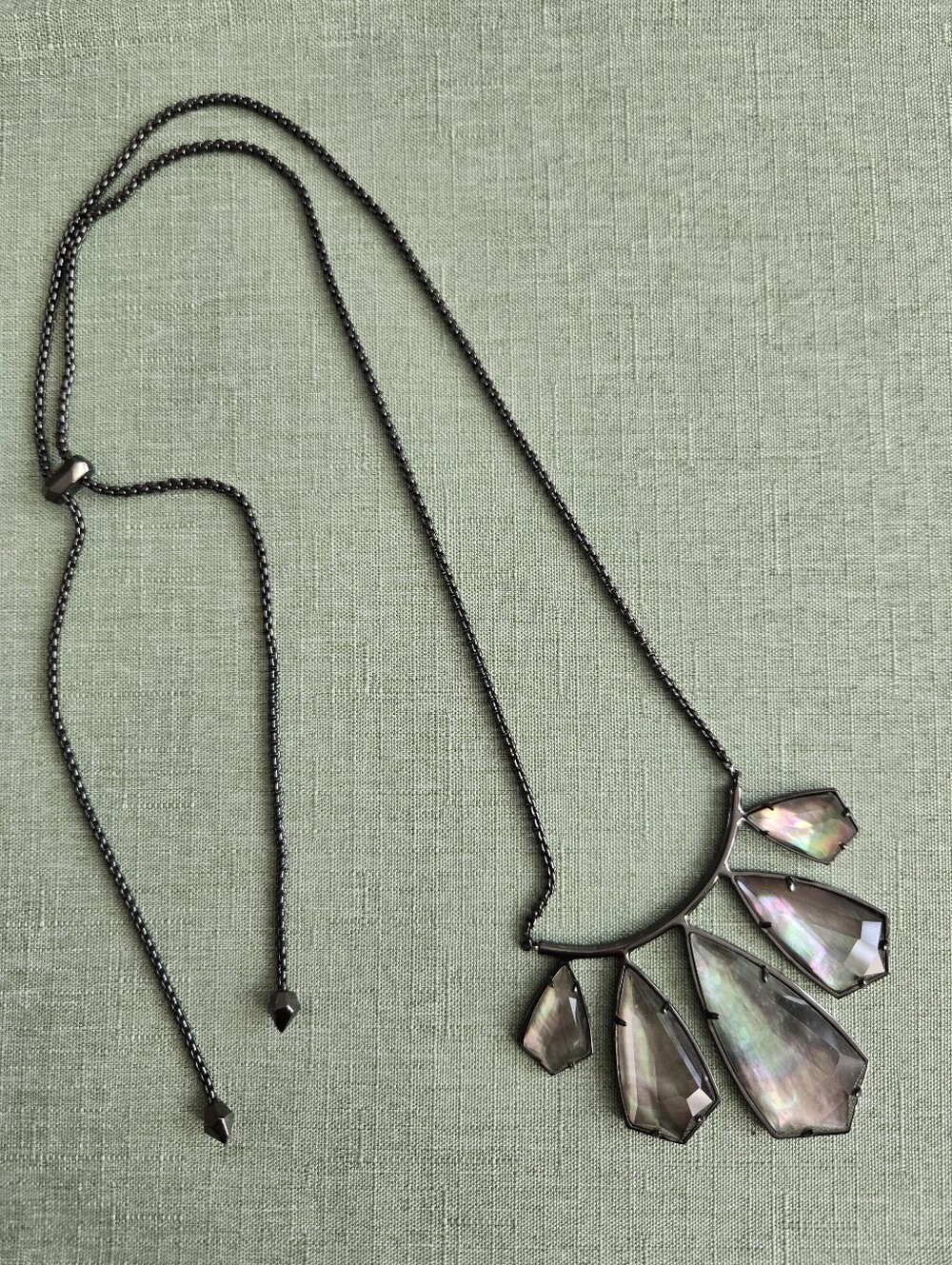Kendra Scott retired Rhyan Necklace Gunmetal Black iridescent mother of pearl
